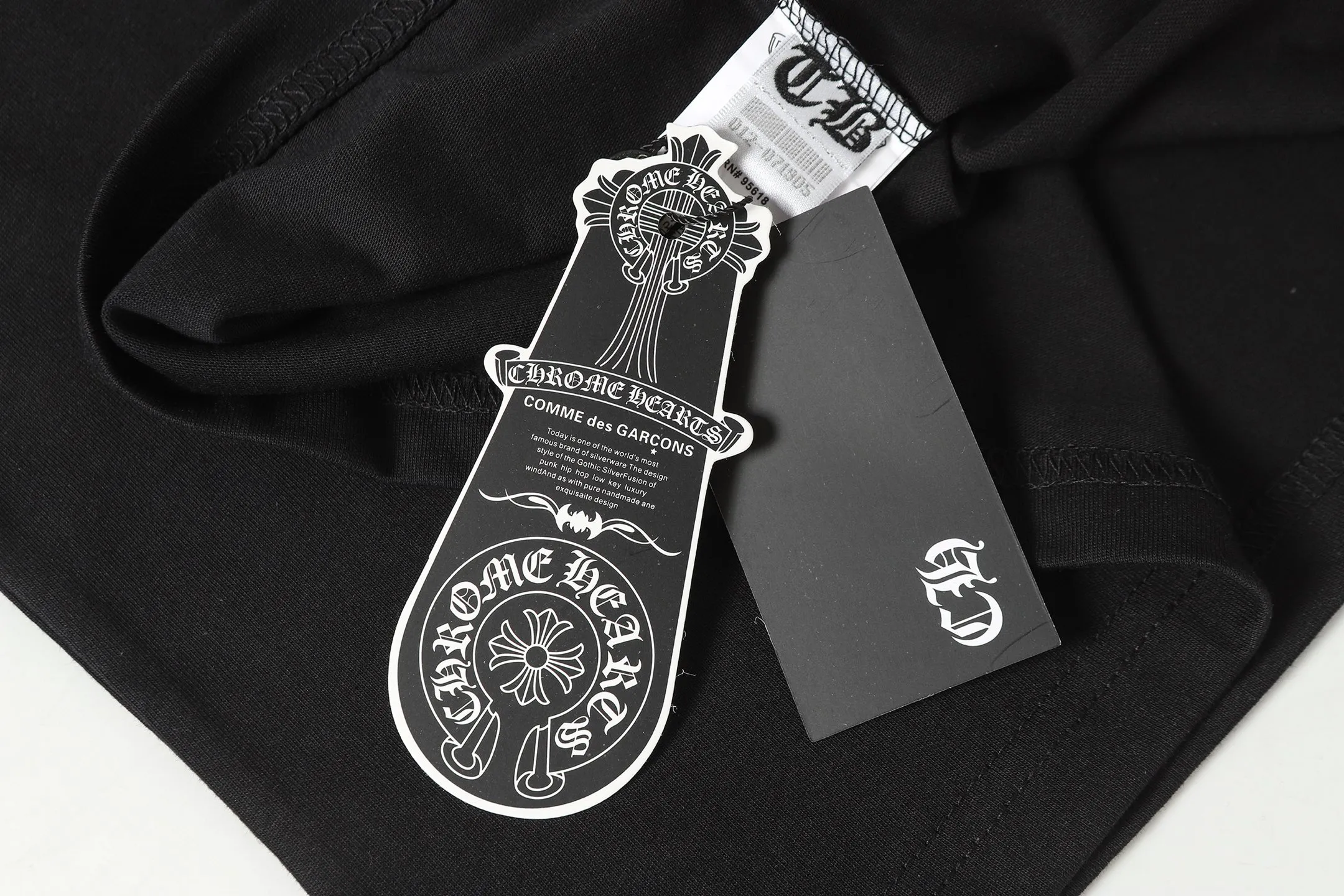 P150 Cross-border running quantity model, please do not place an order if you are pursuing quality - Chrome Hearts/Chrome Hearts colorful horseshoe printed short-sleeved T-shirt - High weight, high density and high quality. The wool is soft, delicate and skin-friendly. It feels soft and silky. It has excellent warmth and skin-friendly properties. - Custom-woven and custom-dyed, no color difference, regardless of fabric or workmanship details. Comparing with the ordinary version on the market -Colour: black white -Size: S M L XL